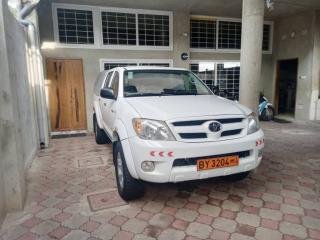 PICK-UP BY 3204 RB HILLUX (location au sud du Bénin)